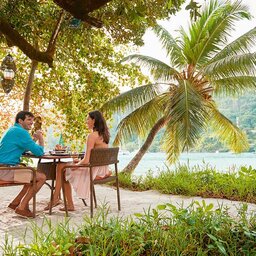 Seychelles-Mahé-Constance-Ephelia-Resort-koppel-Cyann-Restaurant