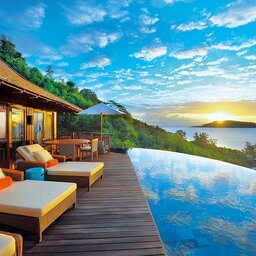 Seychelles-Mahé-Constance-Ephelia-Resort-Presidential-Villa-zwembad