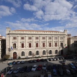 Sicilie-Noord-Sicilie-Palermo-Grand-hotel-Piazza-Brosa-hotelgebouw