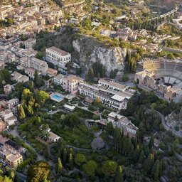 Sicilie-Oost-Sicilie-Taormina-Grand-Hotel-Timeo-Belmond-luchtfoto