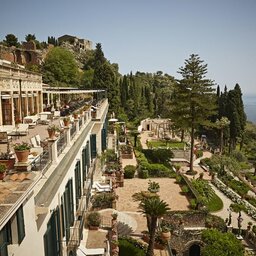 Sicilie-Oost-Sicilie-Taormina-Grand-Hotel-Timeo-Belmond-luchtfoto-terras