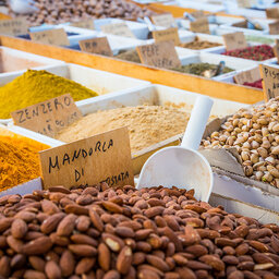 Sicilie-Zuidoost-Noto-markt-noten