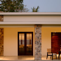 Siem-Reap-Amansara-courtyard-room