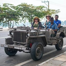 Sri-Lanka-Colombo-Excursie-Colonial-Colombo-by-vintage-jeep-1