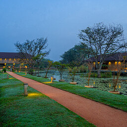 Sri-Lanka-Sigiriya-Hotel-Water-Garden-omgeving