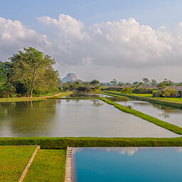 Sri-Lanka-Sigiriya-Hotel-Water-Garden-omgeving2