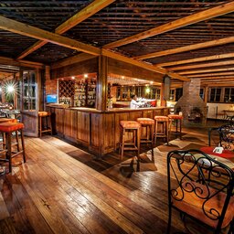 Tanzania-Arusha-Coffee-lodge-bar