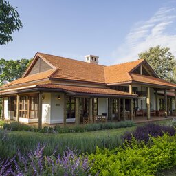 Tanzania-Arusha-legendary-lodge-meru-cottage