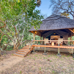 Tanzania-Katavi NP-Mbali-Mbali-Katavi-Lodge-tent-exterieur