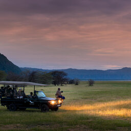 Tanzania-Lake-Manyara-&Beyond-Lake-Manyara-Tree-Lodge-avond-safari