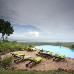 Tanzania-Lake-Manyara-Serena-Safari-Lodge-zwembad-2