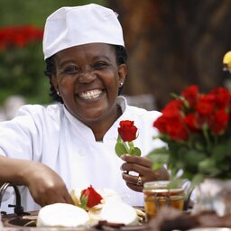 Tanzania-Ngorongoro-Crater-Lodge-catering-dame