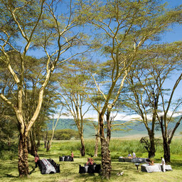 Tanzania-Ngorongoro-Crater-Lodge-catering-set-up-tuin