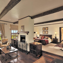 Tanzania-Ngorongoro-Elewana-The-Manor-cottage-suite