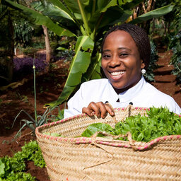 Tanzania-Ngorongoro-Farm House-chef