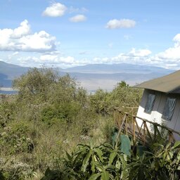 Tanzania-Ngorongoro-Serena-Safari-Lodge-uitzicht-tent