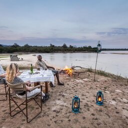 Tanzania-Nyerere NP-Sand River-Fly-Camping-ervaring