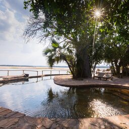 Tanzania-Nyerere NP-Sand River-zwembad