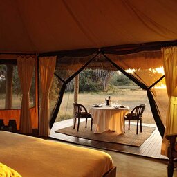 Tanzania-Nyerere-Siwandu Camp-tent en private dining