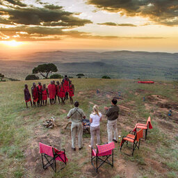 Tanzania-Serengeti NP-&Beyond-Klein's-Camp-kampvuur-zonsondergang-2