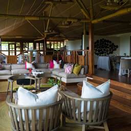 Tanzania-Serengeti NP-Taasa-Lodge-lounge-ruimte