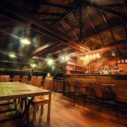 Thailand-Khao-Sok-Hotel-Panvaree-The-Greenery-bar