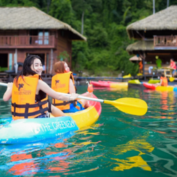 Thailand-Khao-Sok-Hotel-Panvaree-The-Greenery-kayak