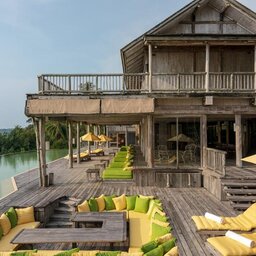 Thailand-Koh-Kood-Hotel-Soneva-Kiri-Resort-lounge-area-pool