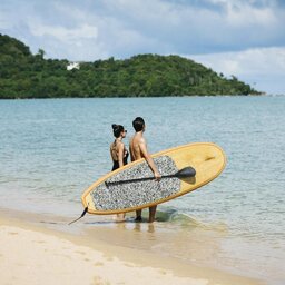 Thailand-Koh-Samui-Hotel-Anantara-Bophut-Koh-Samui-Resort-strand-surfplank