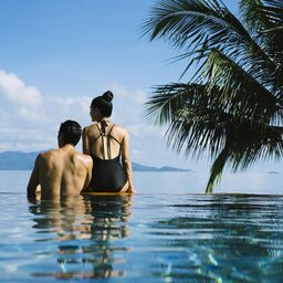 Thailand-Koh-Samui-Hotel-Anantara-Bophut-Koh-Samui-Resort-zwembad-koppel