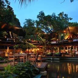 Thailand-Krabi-Hotel-The-Tubkaak-Krabi-Boutique-resort-restaurant-avond