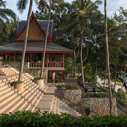 Thailand-Phuket-Hotel-Amanpuri-resort-steps