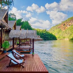 Thailand-River-Kwai-Hotel-The-Float-House-terras
