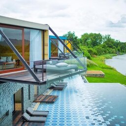 Thailand-River-Kwai-Hotel-X2-River-Kwai-kamer-terras-uitzicht