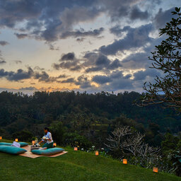 Ubud-Amandari-sunset-drinks