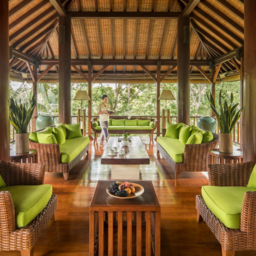 Ubud-Como-Shambhala-lounge