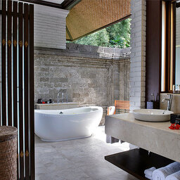 Ubud-Tanah-Gajah-suite-badkamer