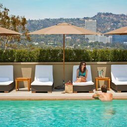 USA-Hotel-Los-Angeles-L'Ermitage-Beverly-Hills-pool-koppel