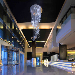 VAE-Abu Dhabi-Sofitel Corniche-lobby