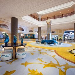 VAE-Ras Al Khaimah-Waldorf Astoria-lobby