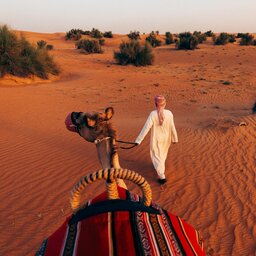 VAE-woestijn-Al Maha Desert Resort-activiteiten kamelentrek 2