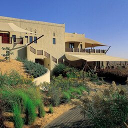 VAE-woestijn-Al Maha Desert Resort-buitenaanzicht hotel