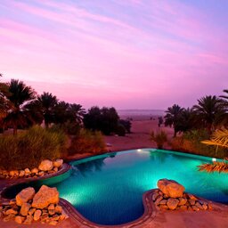 VAE-woestijn-Al Maha Desert Resort-hoofdzwembad