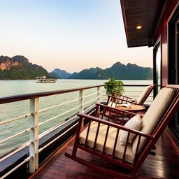 Vietnam-Halong-Bay-Orchid-Premium-Cruise-terras-kajuit