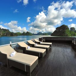 Vietnam-Halong-Paradise-Peak-Cruises-ligbedden-deck