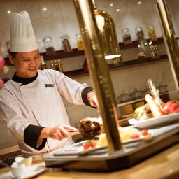 Vietnam-Hanoi-Apricot-Hotel-sfeerbeeld-chef-kok