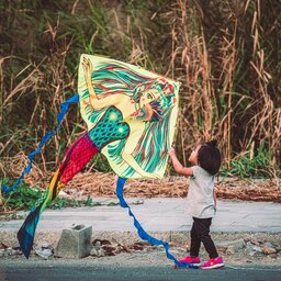 Vietnam-Hue-Excursie-Hue-Cultural-Lens-Kite-Making-Artisanry-4