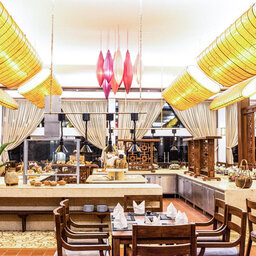 Vietnam-Ninh-Binh-Emeralda-Resort-buffet-restaurant