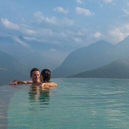 Vietnam-Sapa-Topas-Ecolodge-infinity-zwembad-koppel