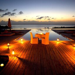 Zanzibar-Elewana Kilindi Zanzibar-romantisch-dineren-zwembad